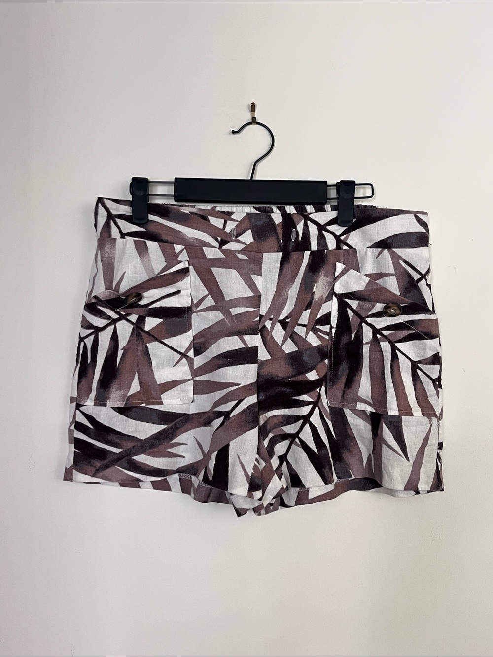 Tropical Leaf-Print Linen Blend Bermuda Shorts — White & Brown
